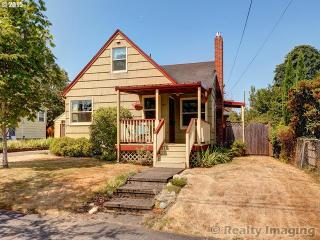 6845 Garfield Ave, Portland, OR 97211-2913