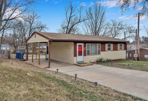 5 Delord Ave, Hazelwood, MO 63043-2639