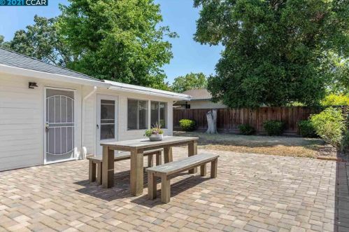 1925 Alvina Dr, Concord CA  94523-2801 exterior