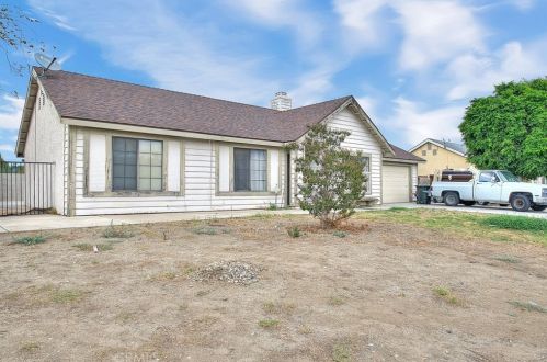 672 Holladay Pl, Rialto, CA 92376-5730