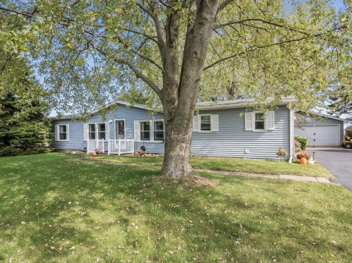 195 Fuller Dr, Mcgirr, IL 60556-9780