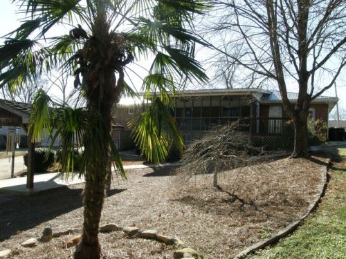 6811 Robin Dr, Chattanooga, TN 37421-1752
