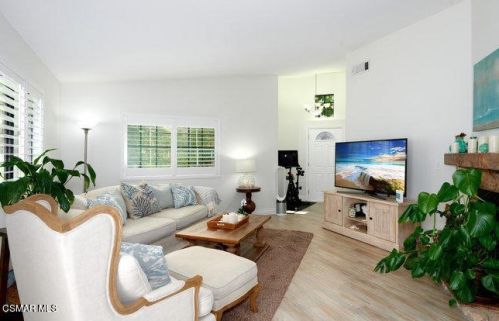 29617 Canwood St, Calabasas, CA 91301-4209