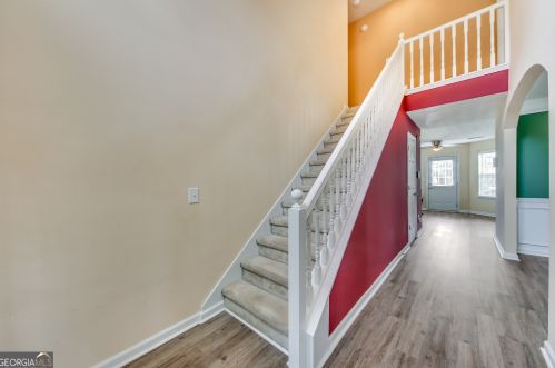 185 Shadowbrooke Cir, Loganville, GA 30052-8245