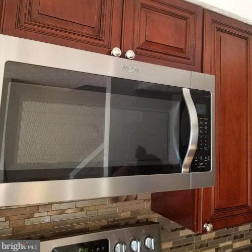 8315 Brookvale Ct, Springfield VA  22153-3838 exterior