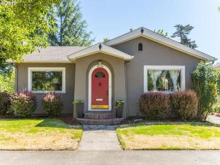 3246 54 Ave, Portland OR  97206-2148 exterior