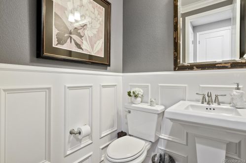 6374 Kewaunee Way, Aurora CO 80016-4310 exterior