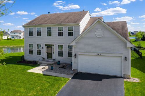 242 Becker Pl, Sycamore, IL 60178-2926