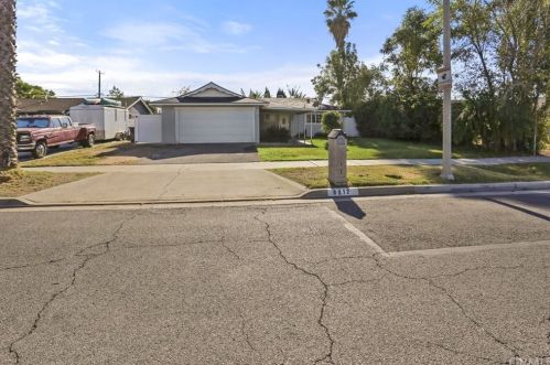 8812 Holly Ln, Riverside, CA 92503-2132