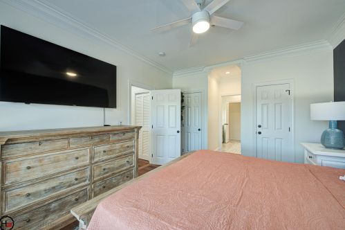 1000 Carolina Blvd, Isle Of Palms SC  29451-2242 exterior