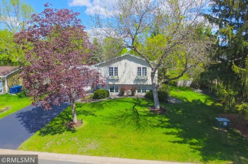 5232 111th St, Minneapolis, MN 55437-3302