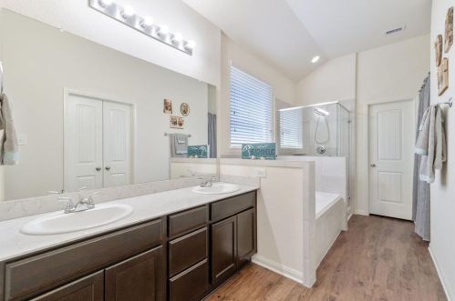 3987 Waukegan Rd, Conroe TX  77306-5870 exterior