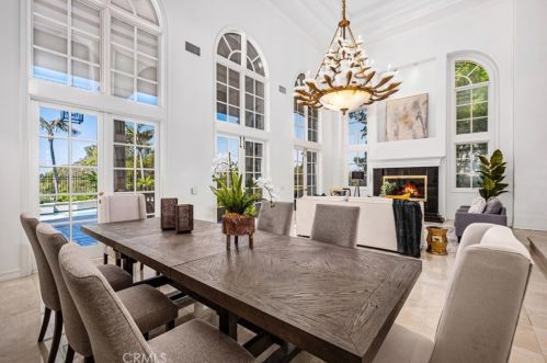 1 Charlotte, Irvine CA  92603-3448 exterior