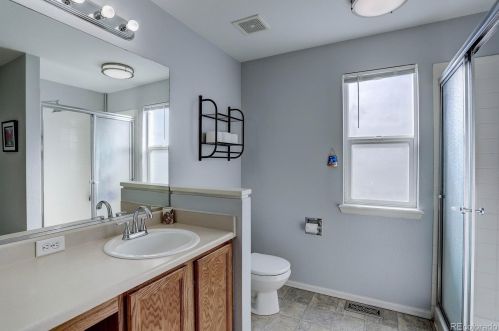 6067 Quatar Way, Aurora CO 80016-7134 exterior