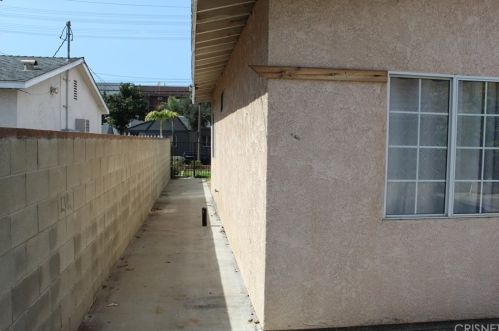 728 Columbus Ave, Glendale CA  91203-1302 exterior