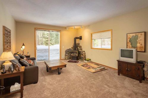 13848 Copenhagen Dr, Truckee CA  96161-6626 exterior