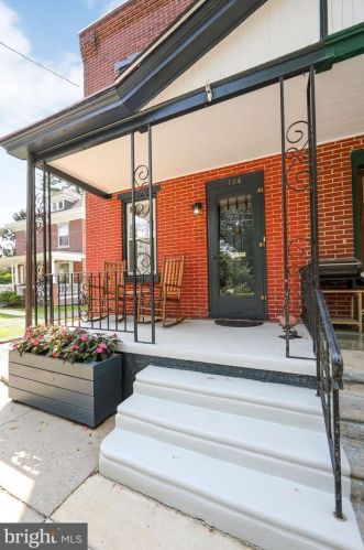 124 Fowler Ave, Haddonfield NJ  08033-1337 exterior