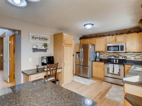 8028 Greenbriar Ln, Saint Paul MN  55125-8472 exterior
