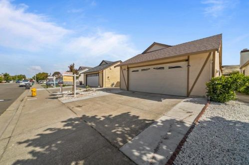 29566 Chance St, Hayward, CA 94544-6576