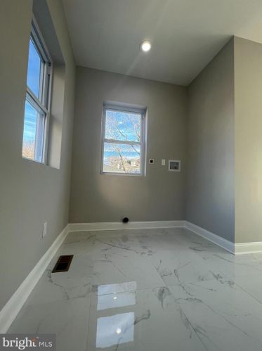 6805 11 St, Philadelphia PA 19147-1244 exterior