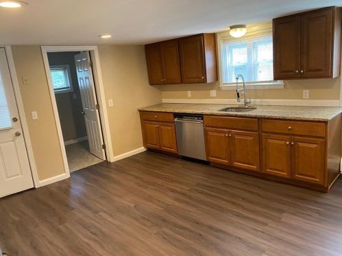 239 Welfare Ave, Warwick, RI 02888-2312