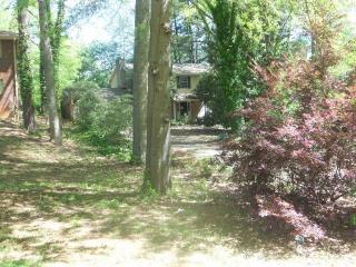 95 Kathryn Dr, Marietta, GA 30066-3415