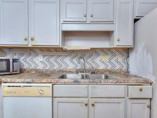 2570 Bradford Sq, Atlanta GA  30345-1366 exterior