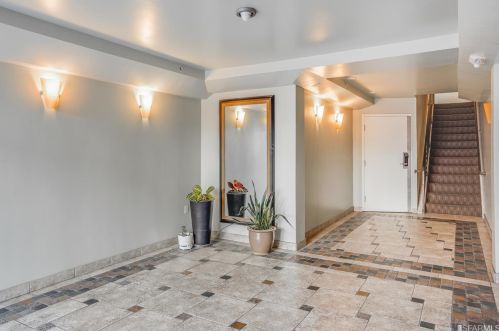 2875 21st St, San Francisco CA  94110-2747 exterior