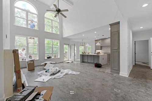 695 Highland Oaks Dr, Atlanta GA  30331-9210 exterior