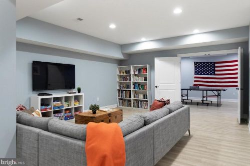 199 Snowden Ln, Princeton NJ 08540-3629 exterior