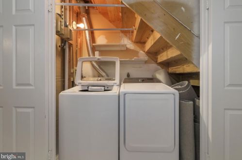 2803 Strauss Ter, Silver Spring MD 20904-6889 exterior