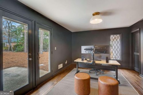 400 Breakwater Rdg, Atlanta GA  30328-1808 exterior