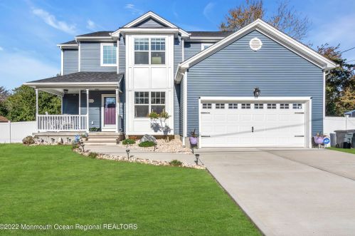308 Nautilus Blvd, Lacey, NJ 08731-2813
