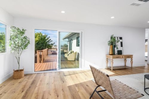 2063 Grandview St, Oceanside CA  92054-5618 exterior