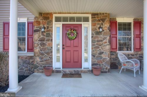 44 Country Side Dr, Carlisle, PA 17013-8419