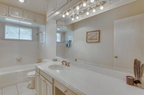 1712 Ridgmar Blvd, Fort Worth TX  76116-2048 exterior