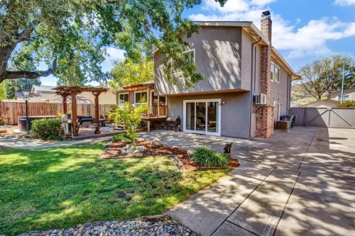 125 Encinosa Ave, Vacaville, CA 95688-2417