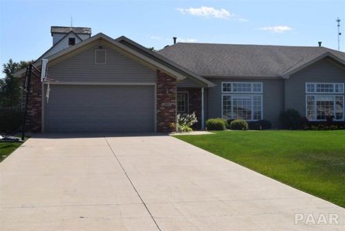 1300 Calvin Dr, Beverly Manor, IL 61571-1785