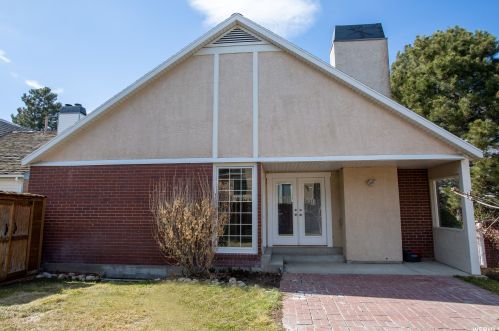 8641 Alta Cv Dr, Sandy UT 84093-1699 exterior