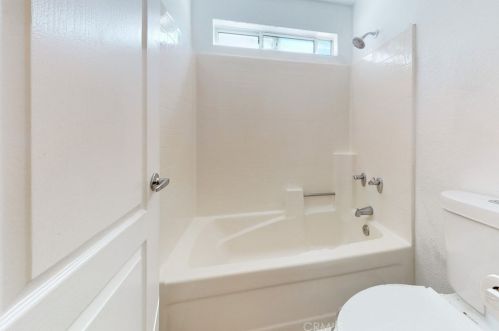 1204 Avenida Floribunda, San Jacinto CA  92583-5208 exterior