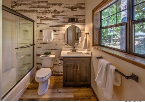 12275 Stockholm Way, Truckee CA  96161-6945 exterior