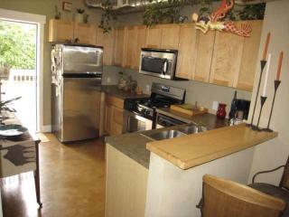 666 4th St, Saint Paul MN  55106-5106 exterior