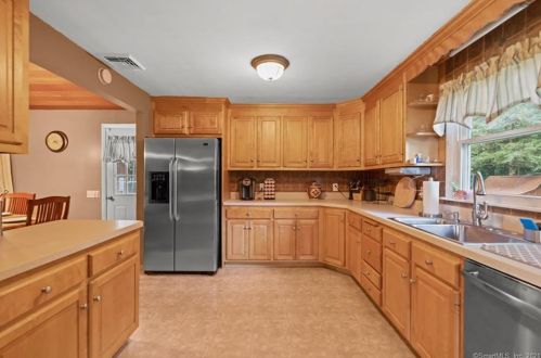 85 Orchard Hill Dr, Wapping, CT 06074-3020