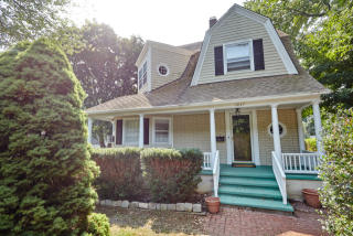 1057 Stratfield Rd, Fairfield, CT 06825-1655