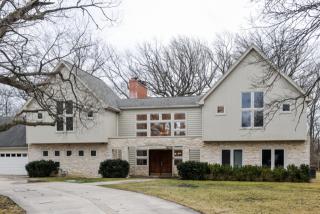 919 Northwoods Rd, Bannockburn IL  60015-2222 exterior