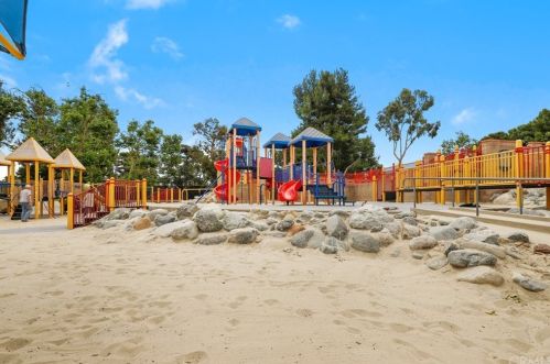 2 Wadsworth, Irvine CA  92620-3722 exterior