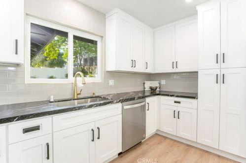 3579 Pontiac St, Glendale CA  91214-1822 exterior