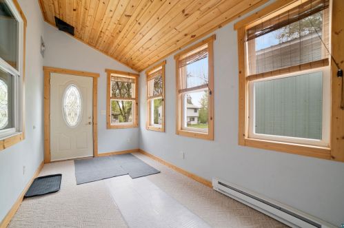 909 29th St, Scanlon, MN 55720-2750