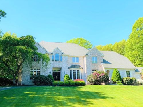 3 Corr Way, Warwick, RI 02818-1246