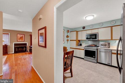 5 Exeter Ct, Princeton NJ  08540-7000 exterior